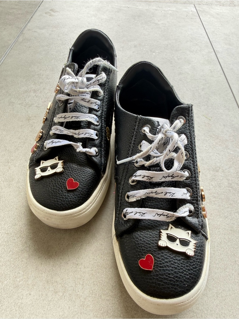 KARL LAGERFELD PARIS Cate Embellished Sneakers SZ 6 black logo pins leather
